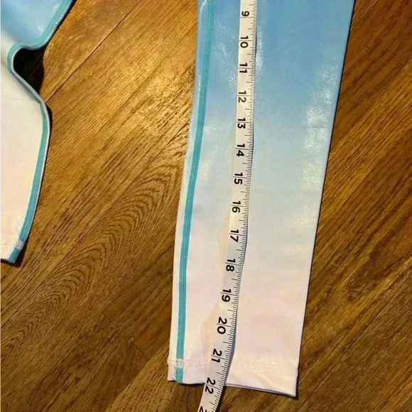 Zyia Pink and Blue Ombrรฉ Leggings, New, Size 4 - Picture 4 of 5